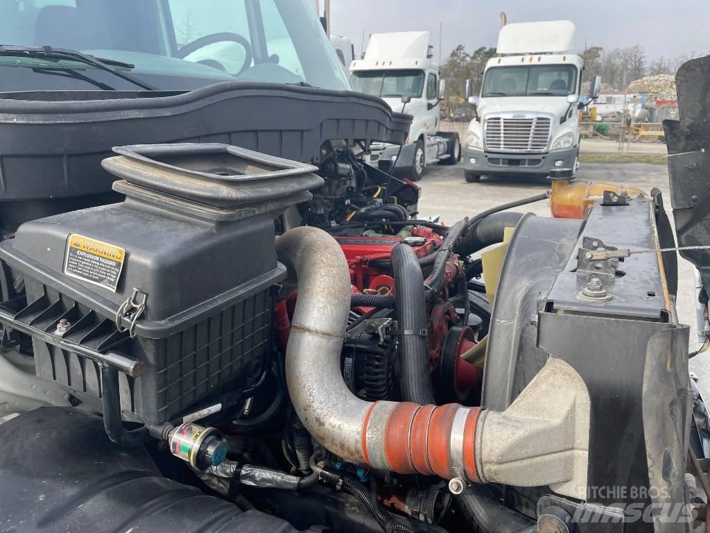 International 4300 탑차 트럭