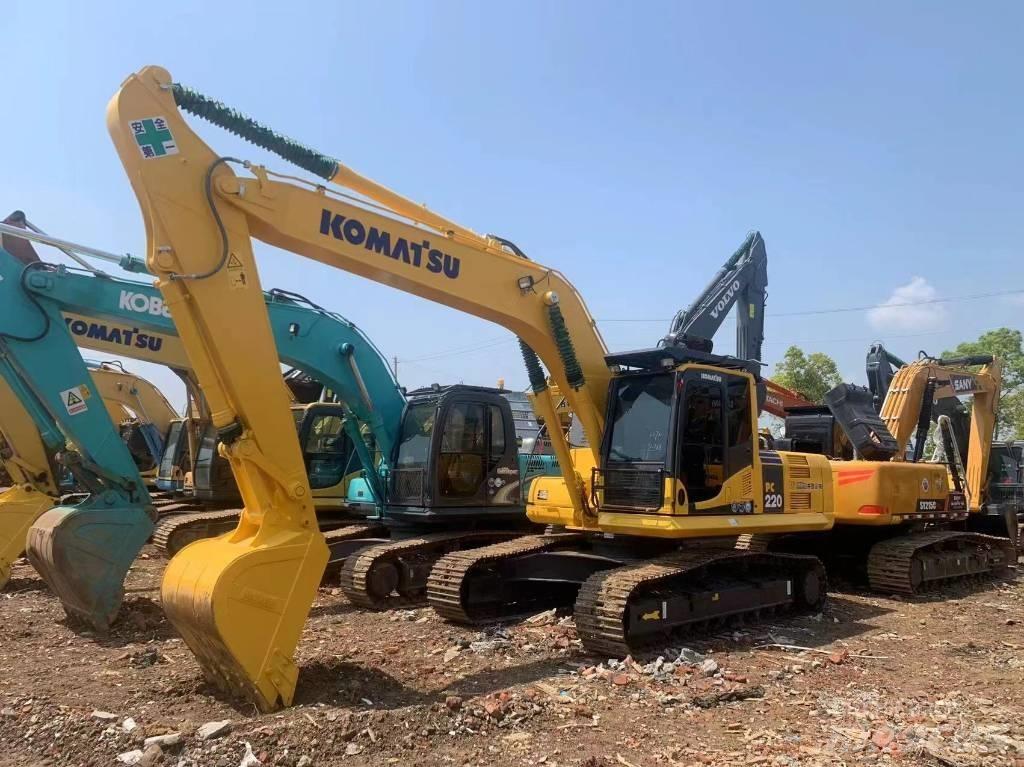 Komatsu PC 200-8 중형굴삭기 7톤-28톤