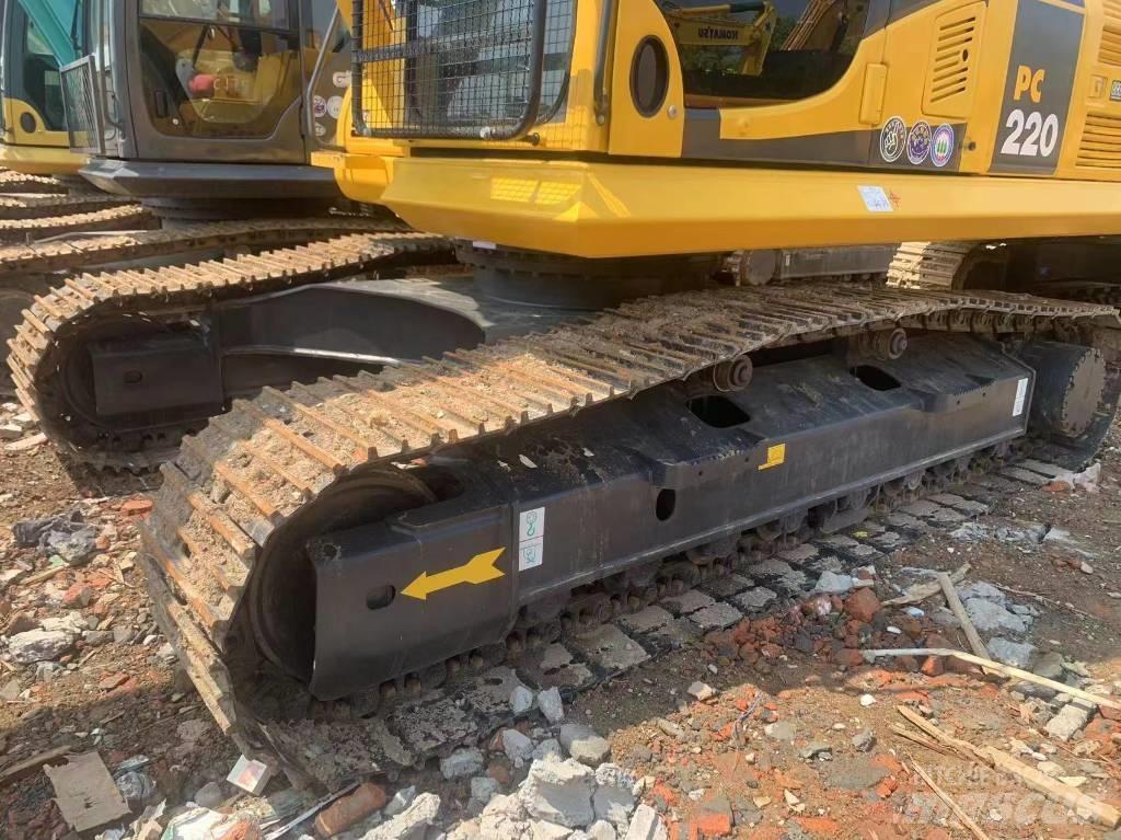 Komatsu PC 200-8 중형굴삭기 7톤-28톤