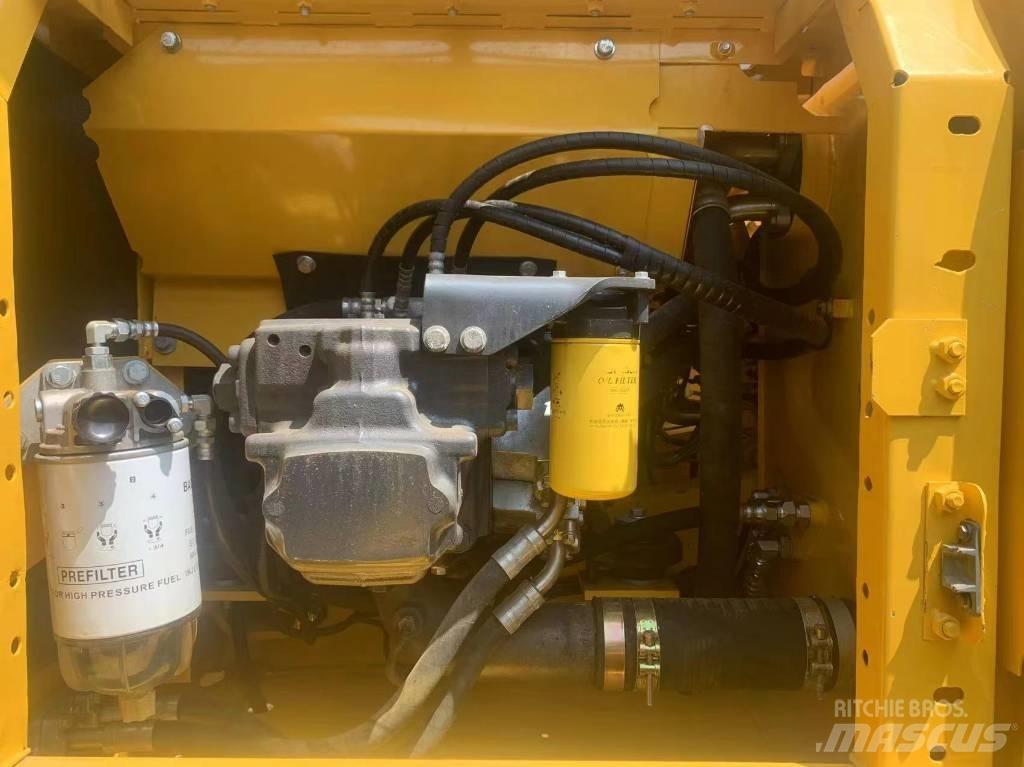 Komatsu PC 200-8 중형굴삭기 7톤-28톤