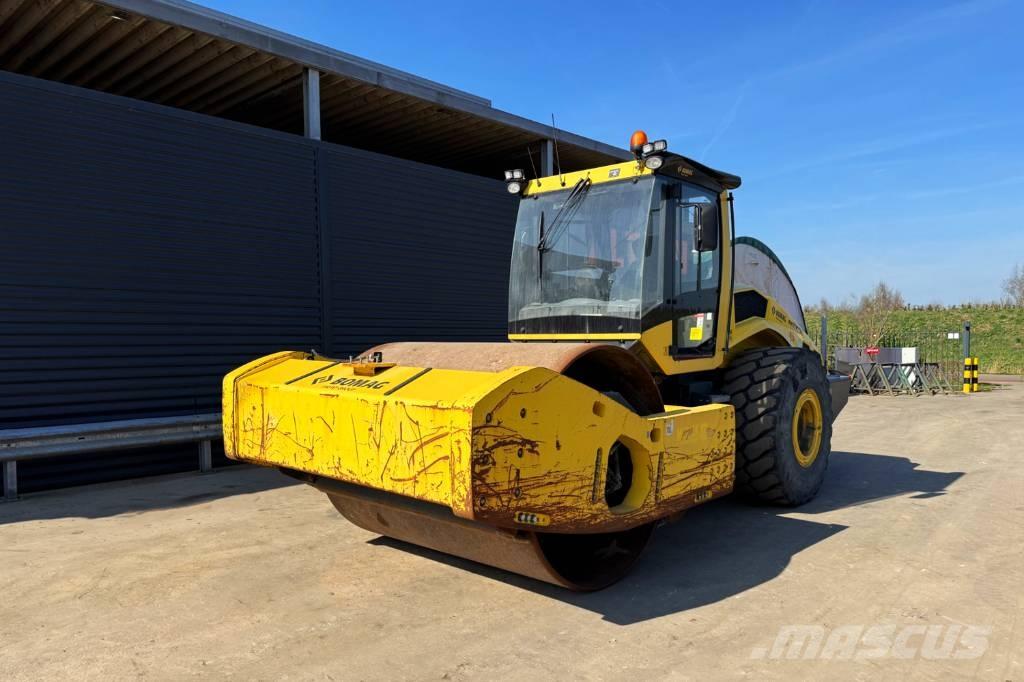 Bomag BW 226 BVC-5 싱글 드럼 롤러