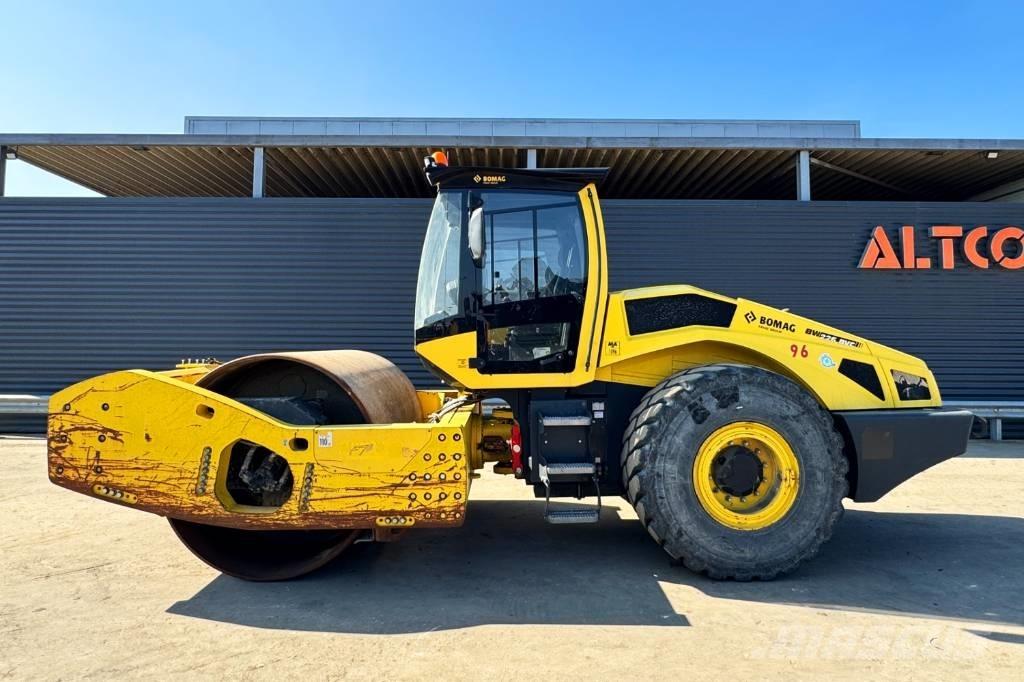 Bomag BW 226 BVC-5 싱글 드럼 롤러