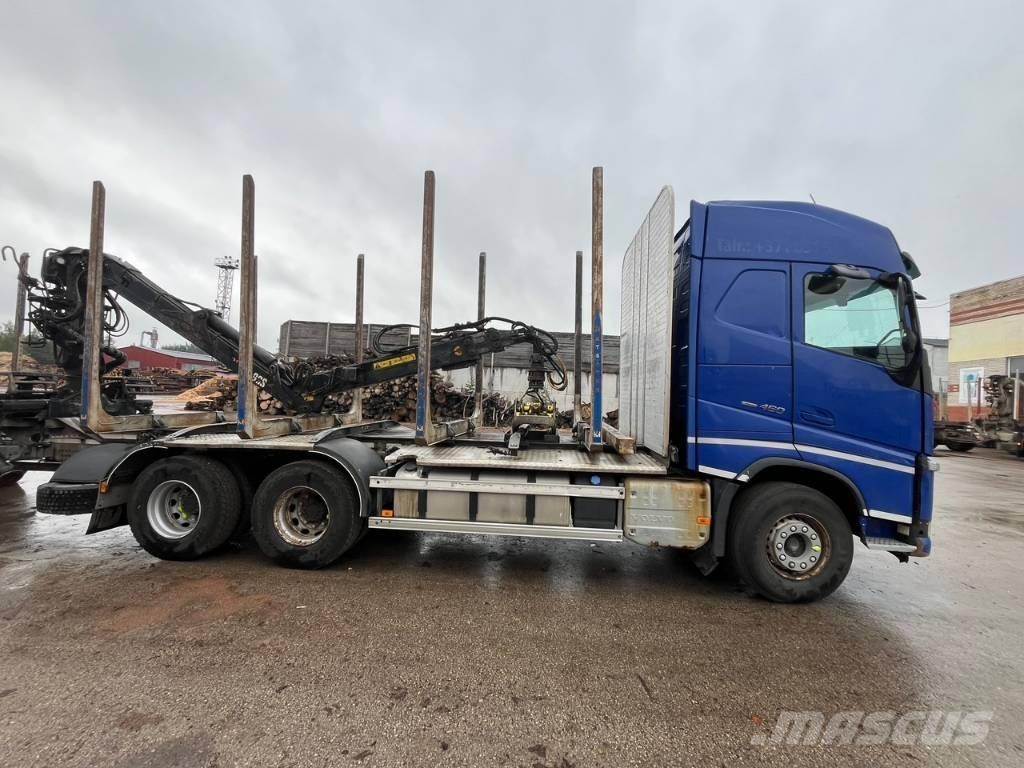 Volvo FH 목재 트럭