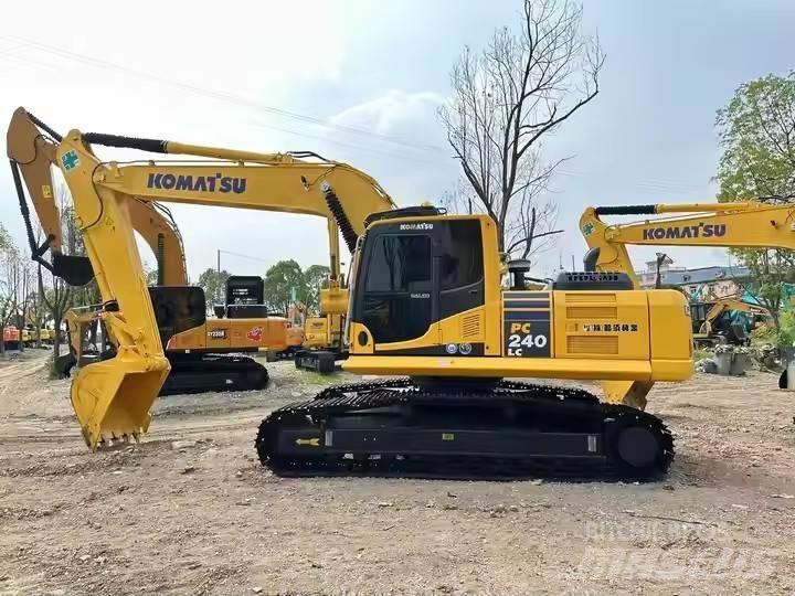 Komatsu PC240 대형 굴삭기 29톤 이상