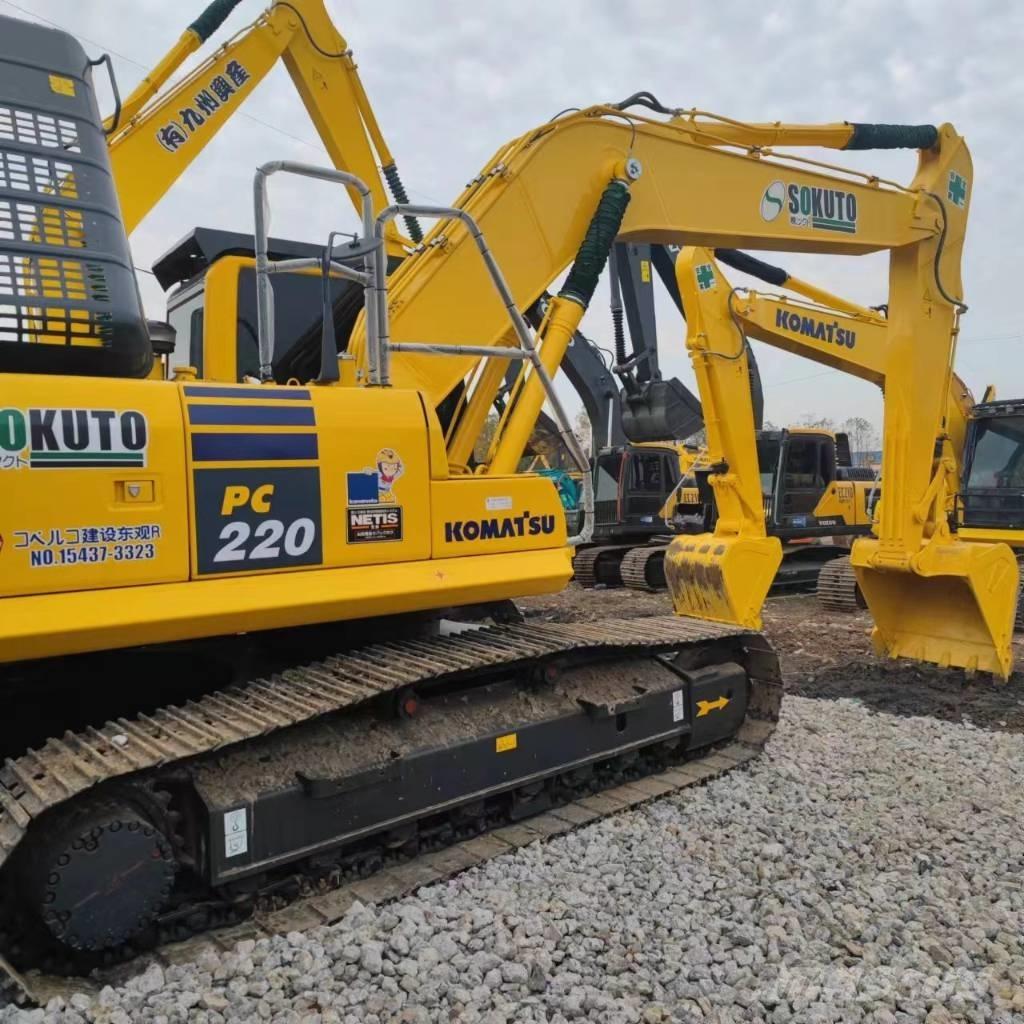 Komatsu PC 220-8 대형 굴삭기 29톤 이상