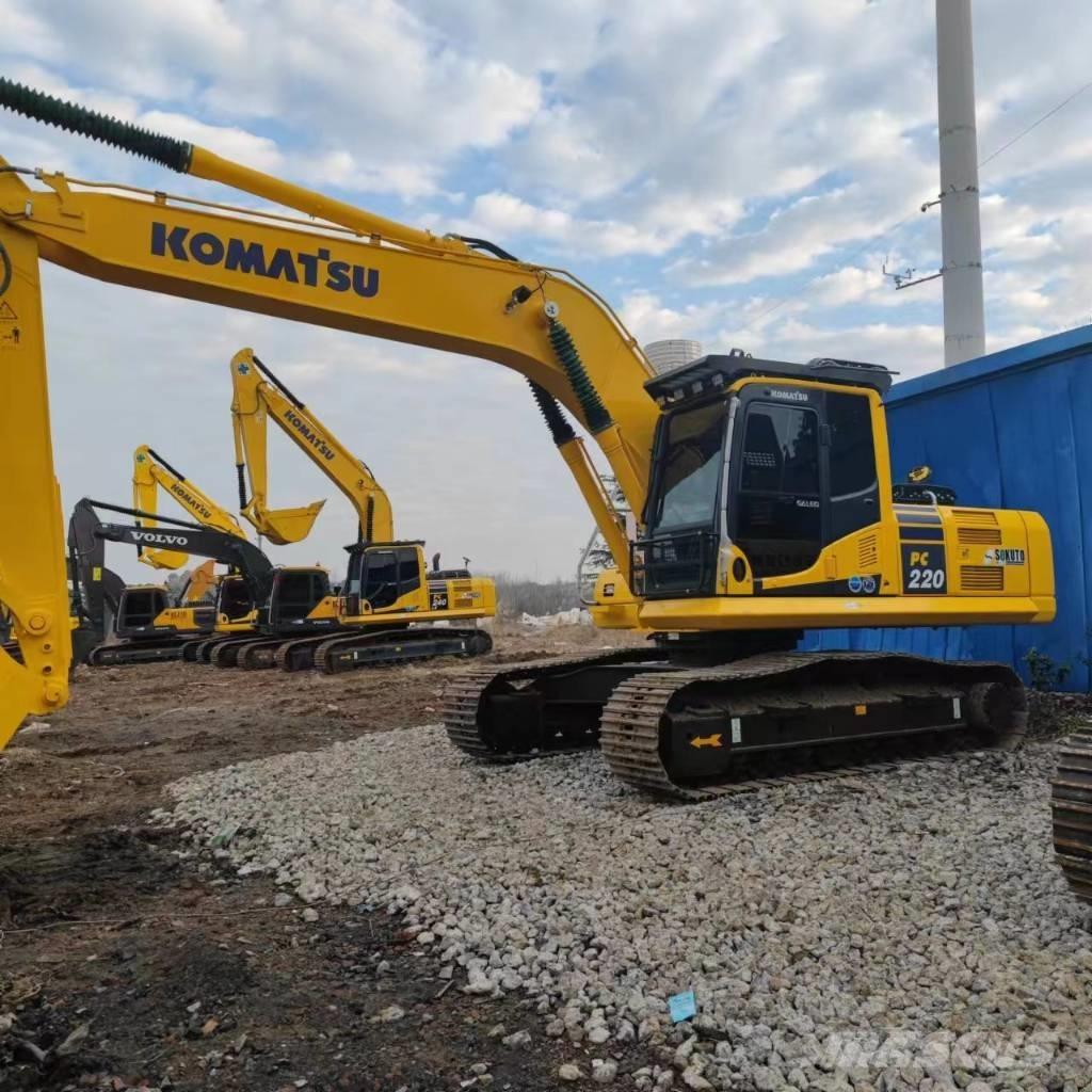 Komatsu PC 220-8 대형 굴삭기 29톤 이상