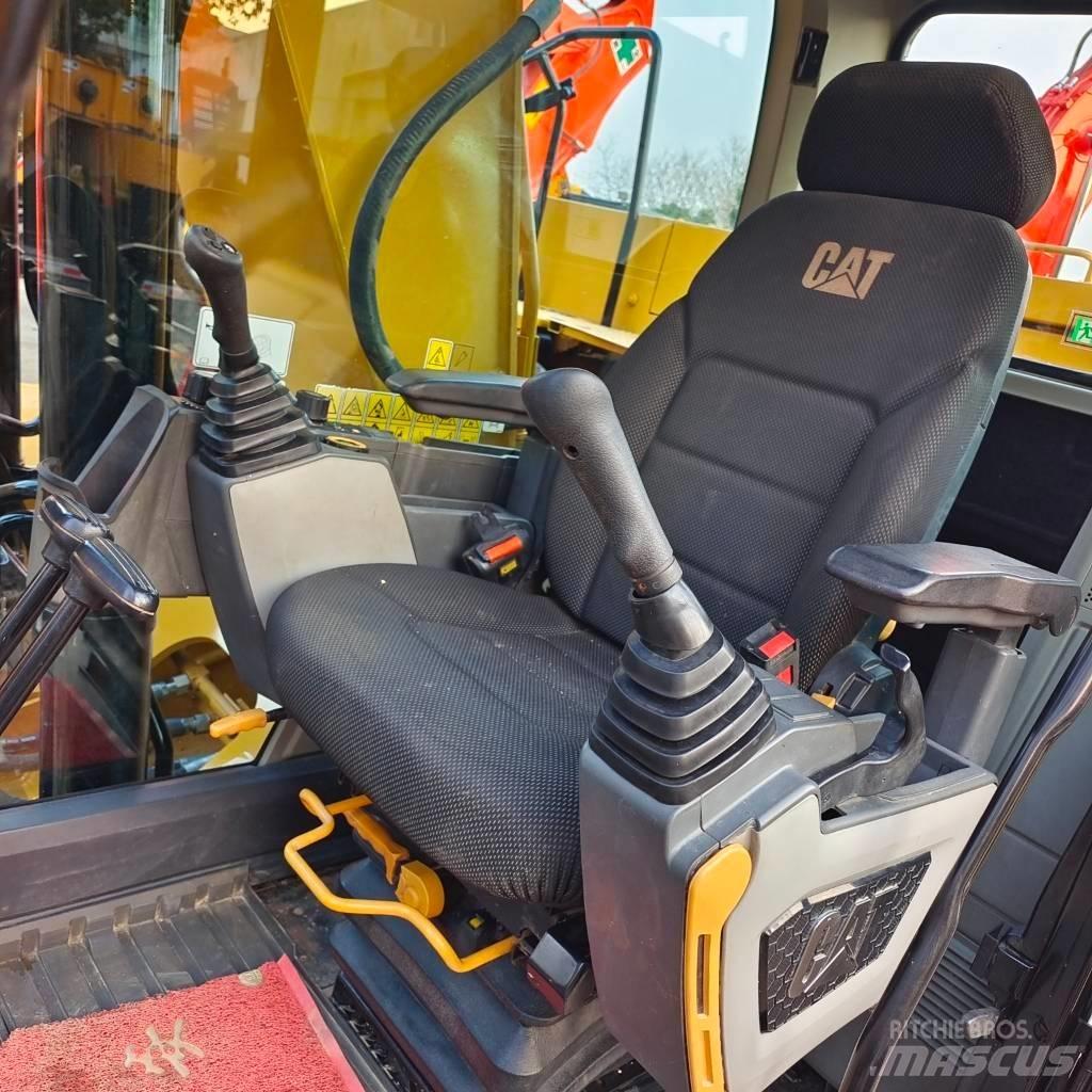 CAT 320GC 대형 굴삭기 29톤 이상