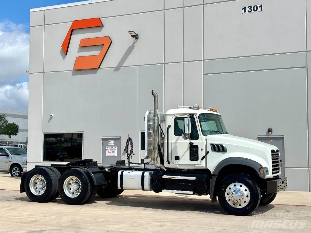 Mack Granite 트랙터 유닛