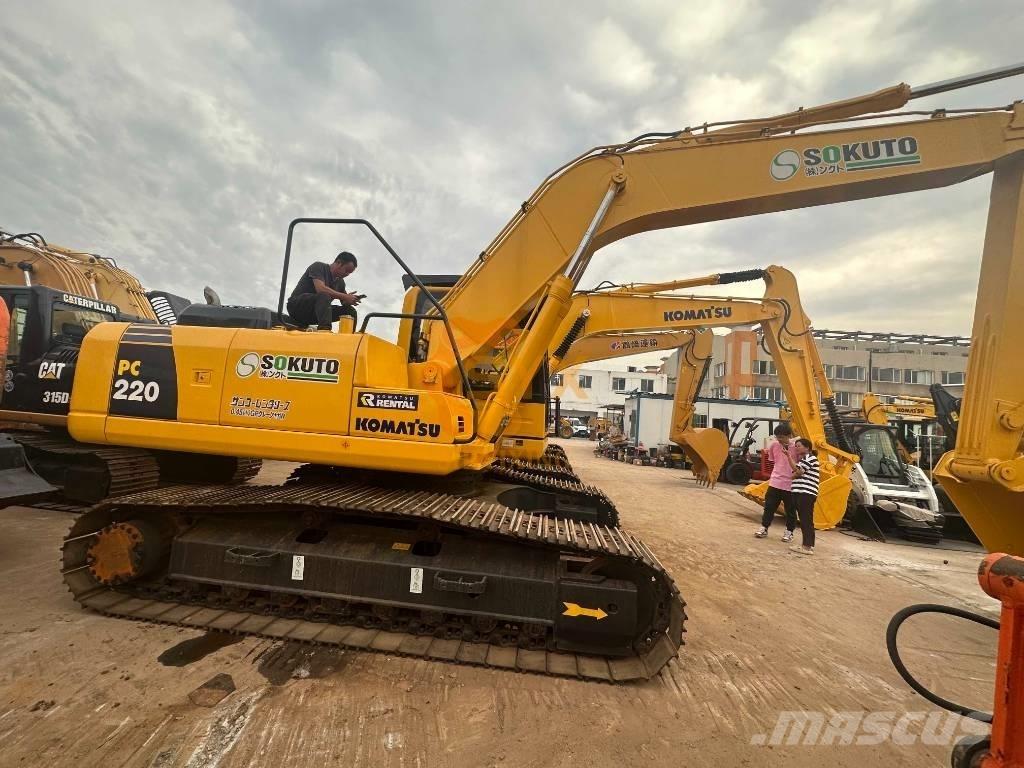 Komatsu PC 220-8 대형 굴삭기 29톤 이상