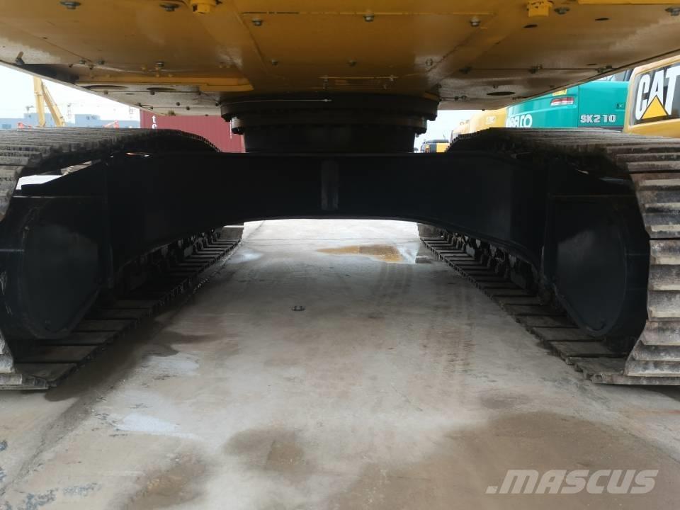 Komatsu PC 220-8 대형 굴삭기 29톤 이상