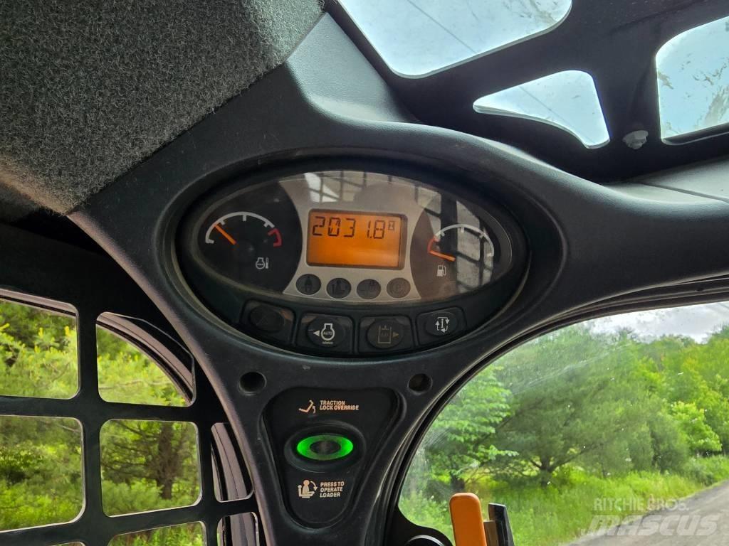 Bobcat T 650  스키드로더