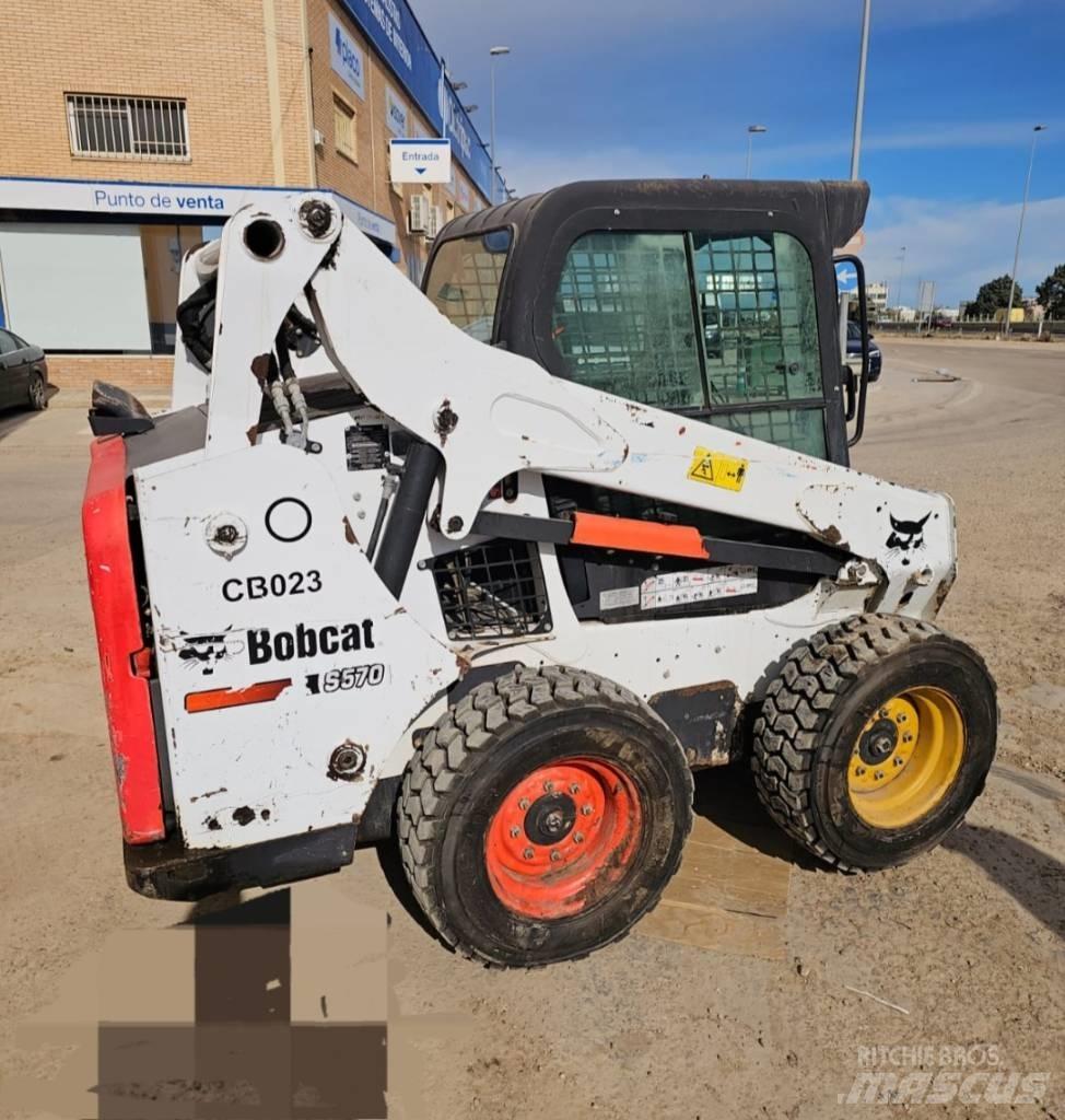 Bobcat S 570  스키드로더