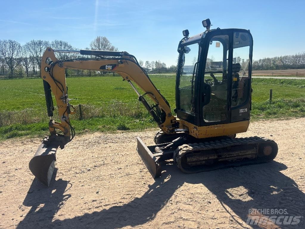 CAT 302.7 D 소형 굴삭기 7톤 미만