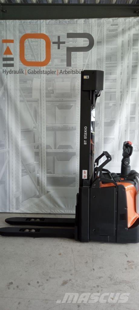 Toyota SPE160L 보행식 리치 지게차