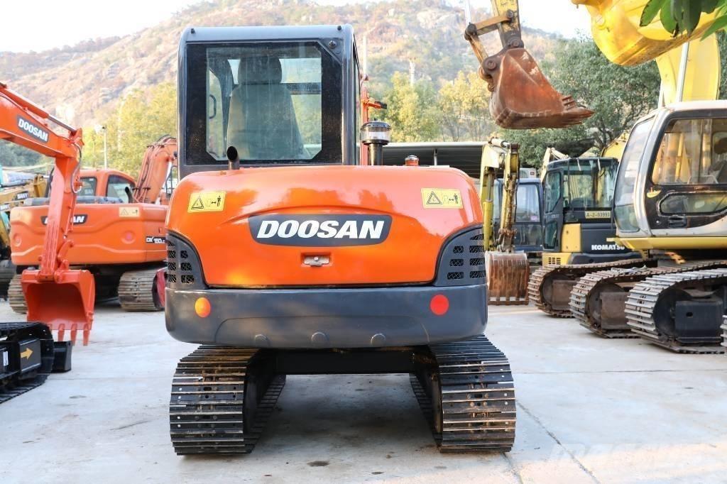 Doosan DH 60-7 소형 굴삭기 7톤 미만