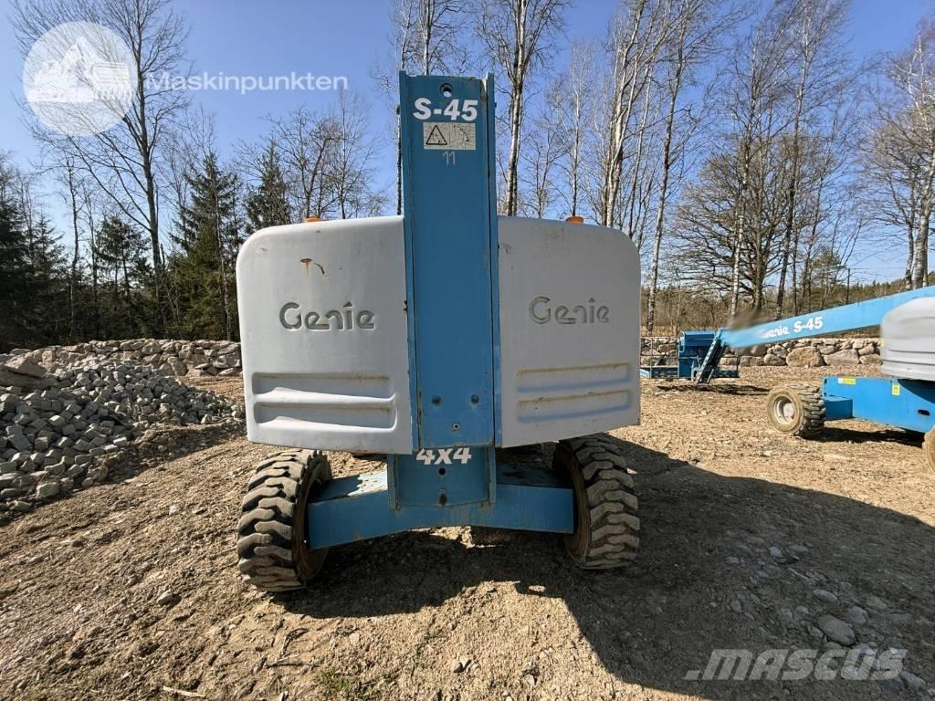 Genie S 45 견인식 전동이동 리프트