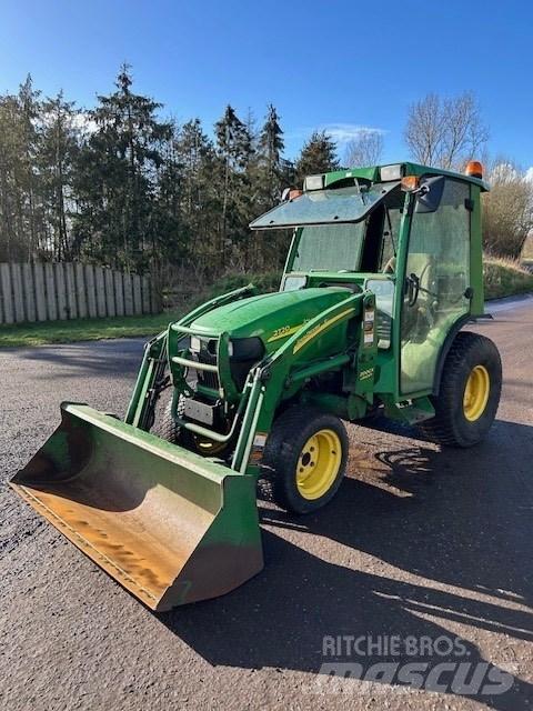 John Deere 2720 소형 트랙터