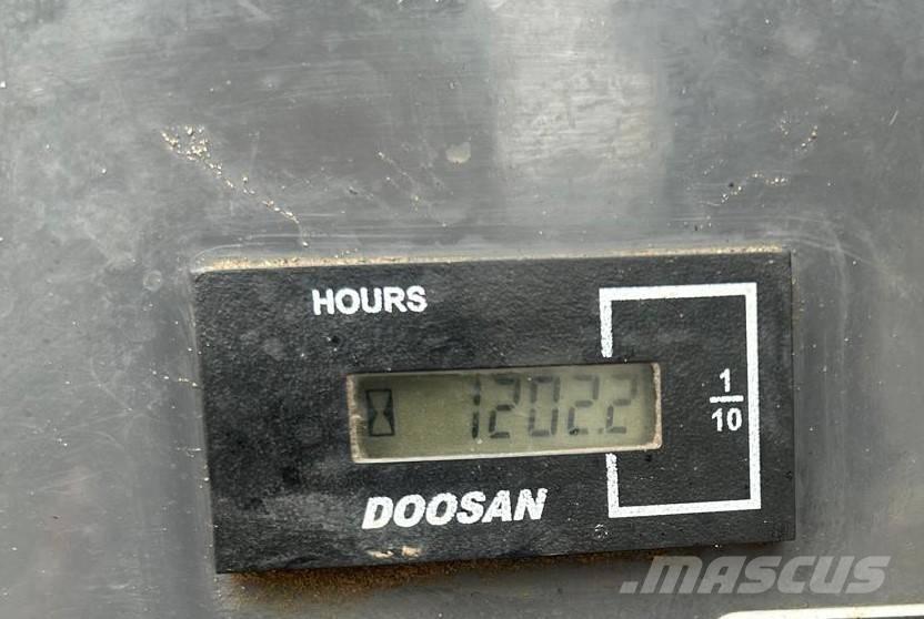 Doosan DX50Z-7 소형 굴삭기 7톤 미만