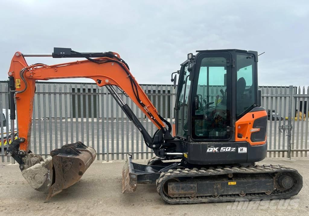Doosan DX50Z-7 소형 굴삭기 7톤 미만