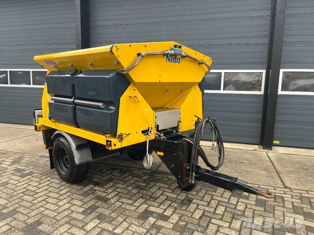 Nido Stratos 모래(염화칼슘) 살포기