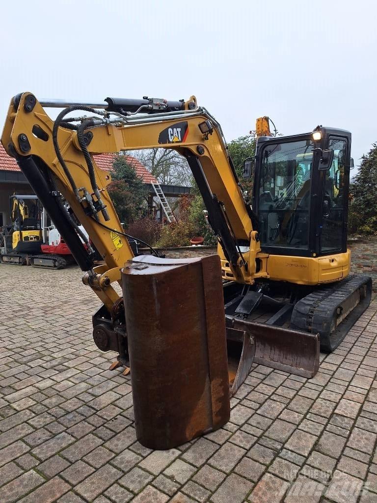 CAT 305 E2 + Powertilt 소형 굴삭기 7톤 미만