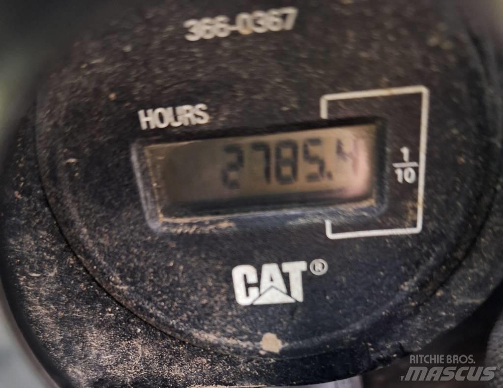 CAT 305 E2 + Powertilt 소형 굴삭기 7톤 미만
