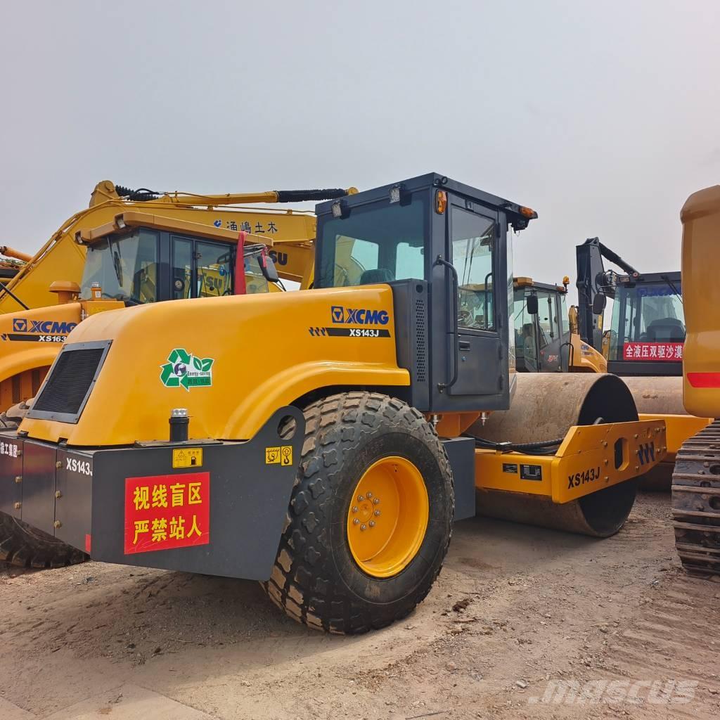 XCMG XS143 J 싱글 드럼 롤러
