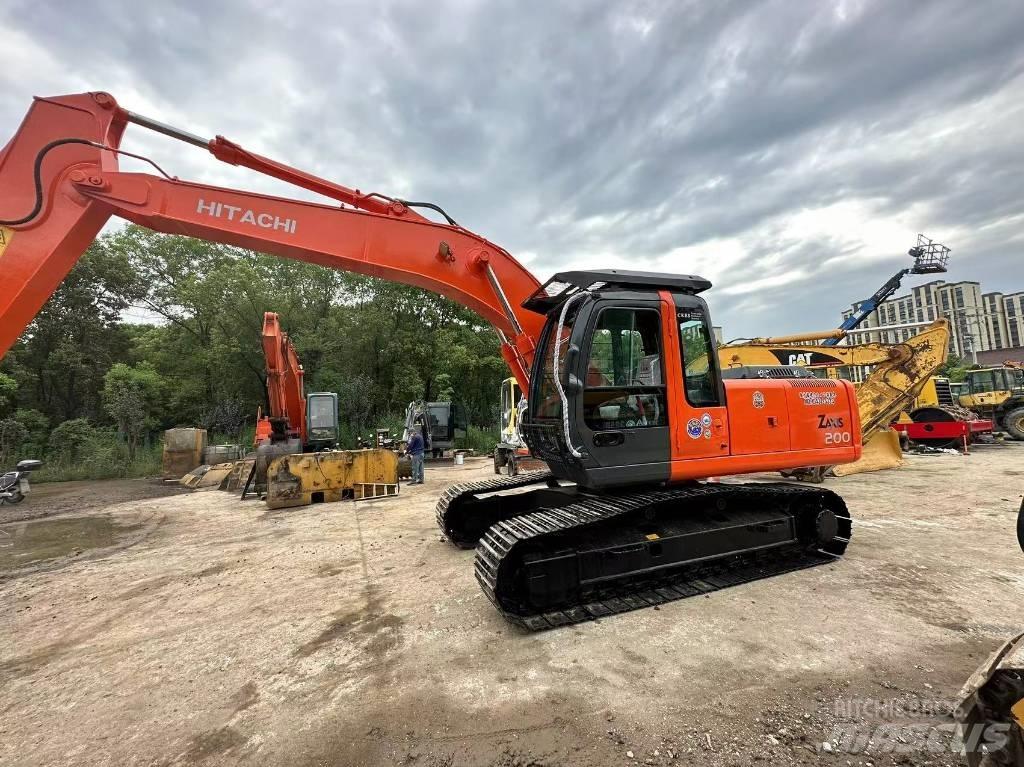 Hitachi ZX 200 대형 굴삭기 29톤 이상