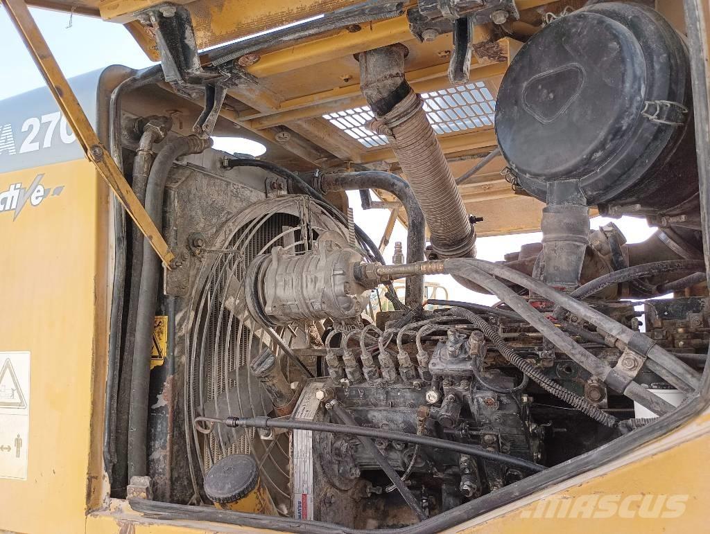 Komatsu WA 270  휠로우더