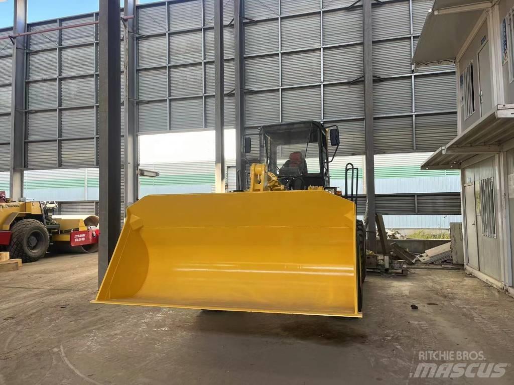 Komatsu WA 320-3  휠로우더