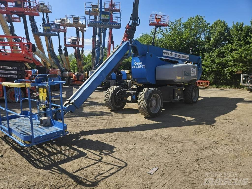 Genie ZX 135/70 관절형 전동이동 리프트