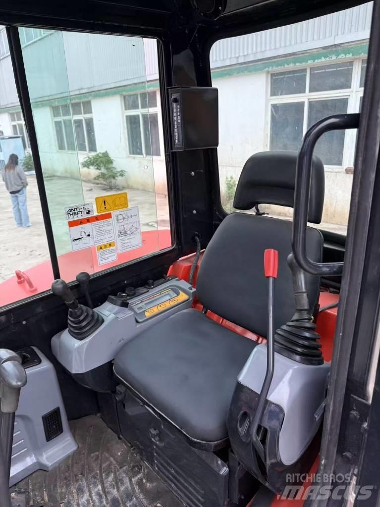 Kubota KX163 소형 굴삭기 7톤 미만