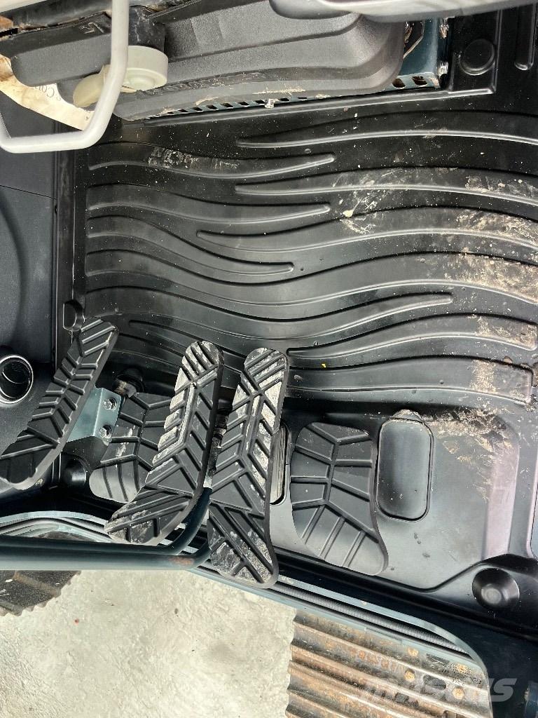 Hyundai HX140L 대형 굴삭기 29톤 이상