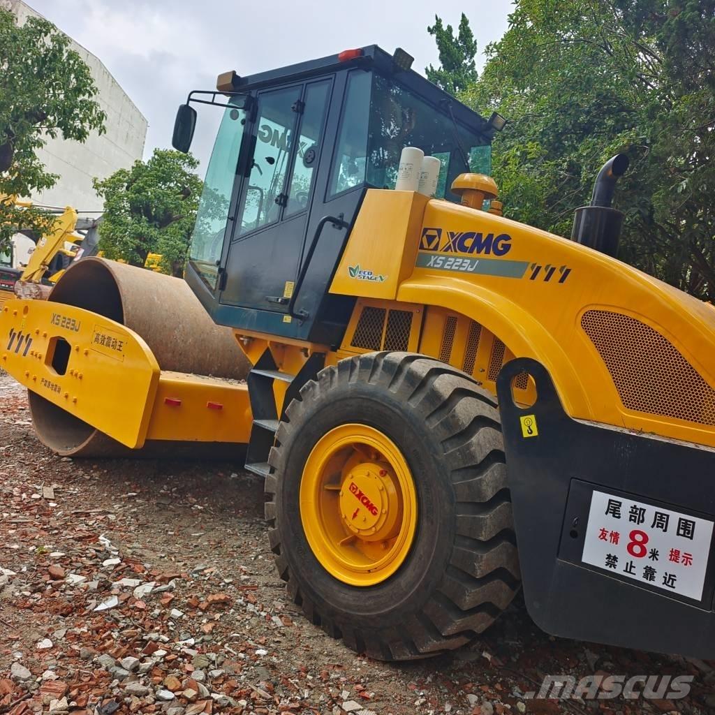 XCMG XS223J 싱글 드럼 롤러