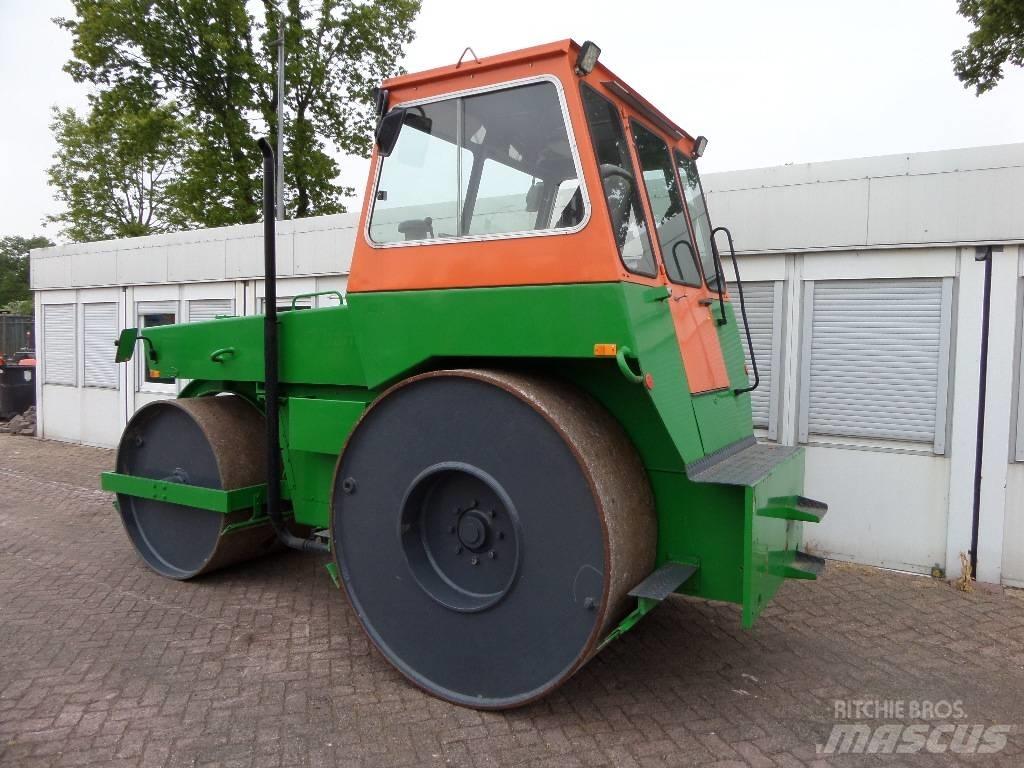 Hamm HW 90-10 트윈 드럼 롤러