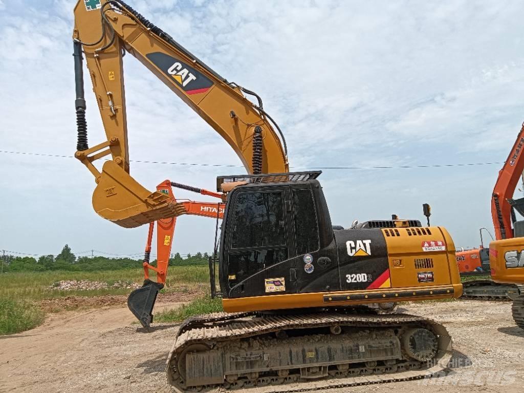CAT 320D2 중형굴삭기 7톤-28톤
