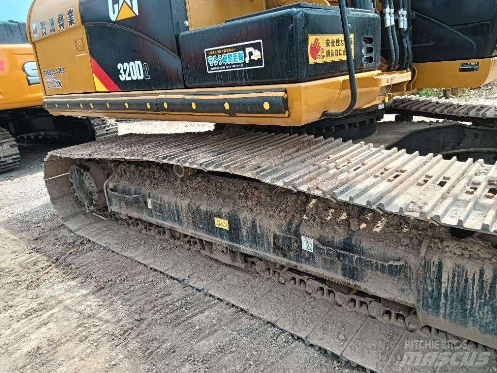 CAT 320D2 중형굴삭기 7톤-28톤