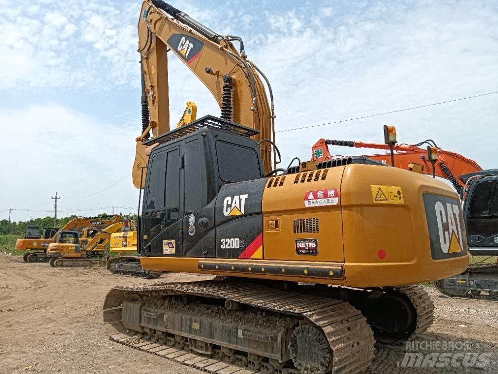CAT 320D2 중형굴삭기 7톤-28톤