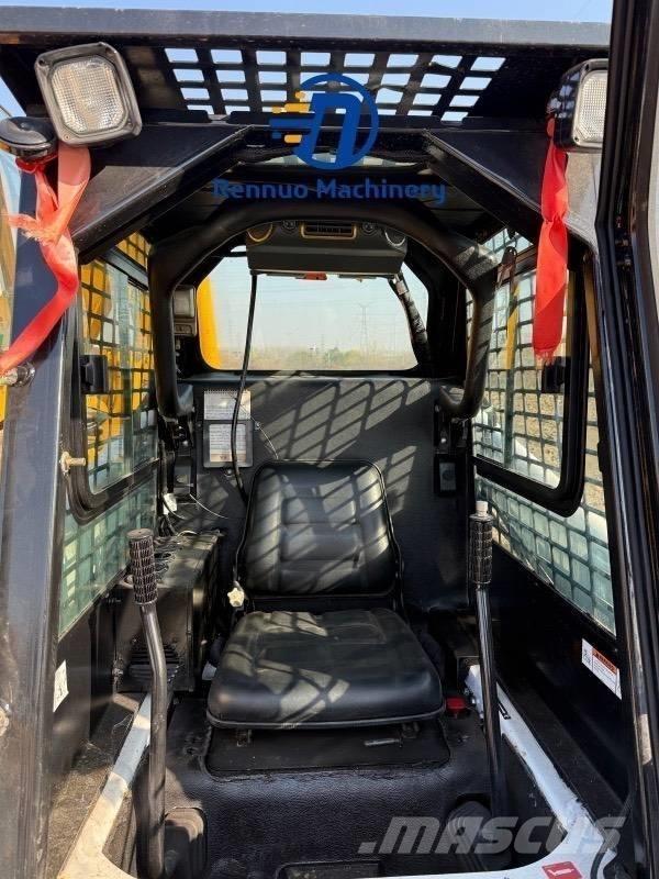 Bobcat S 18  스키드로더