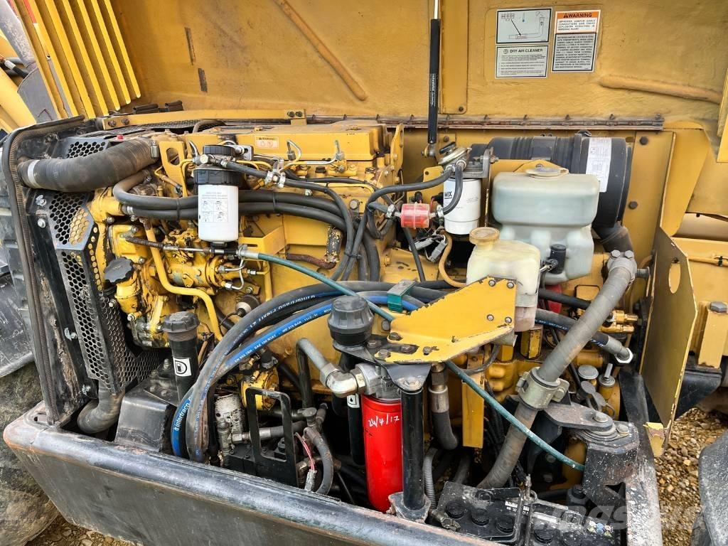 CAT TH 62 텔러 핸들러