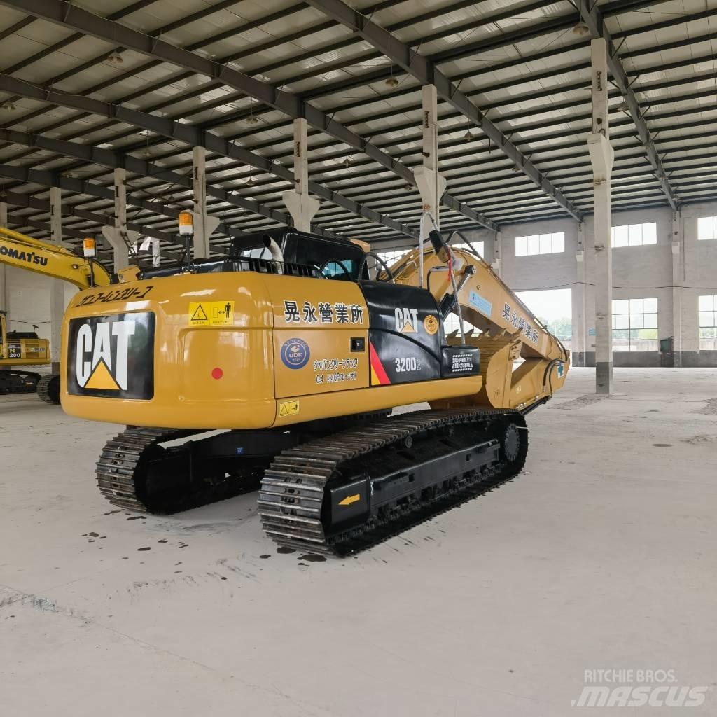 CAT 320 D2 대형 굴삭기 29톤 이상