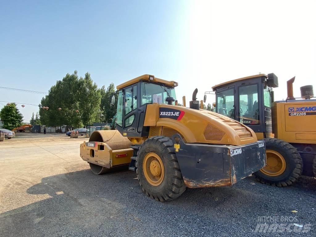 XCMG SX233JE 싱글 드럼 롤러