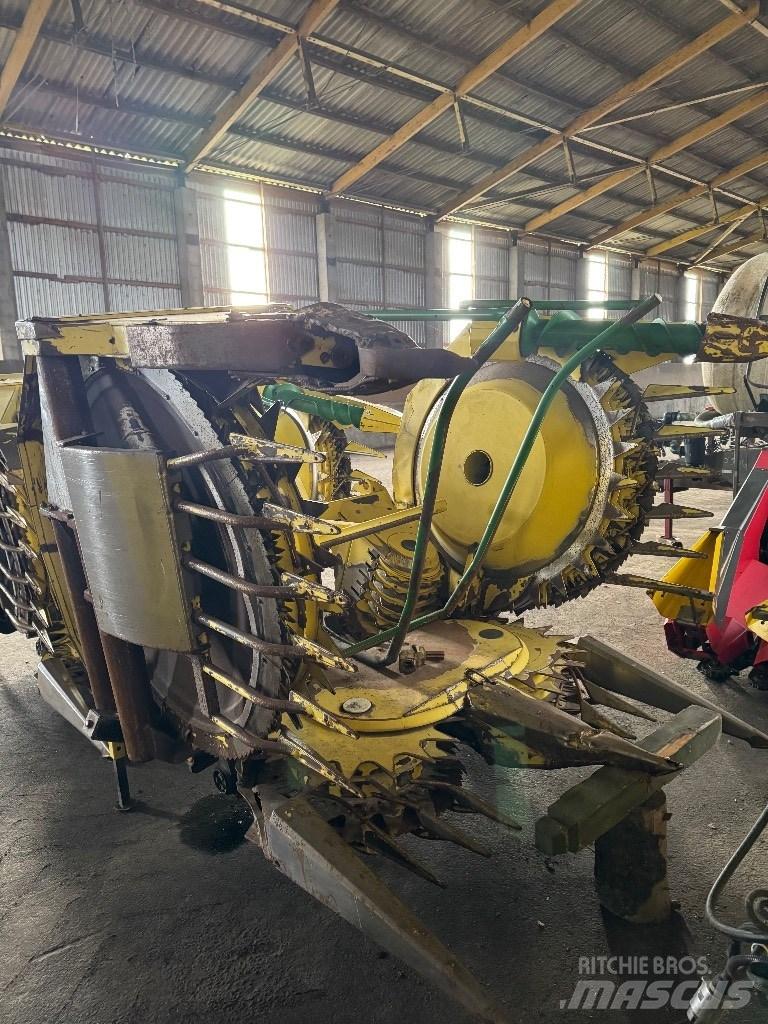 John Deere 7250 목초 수확기