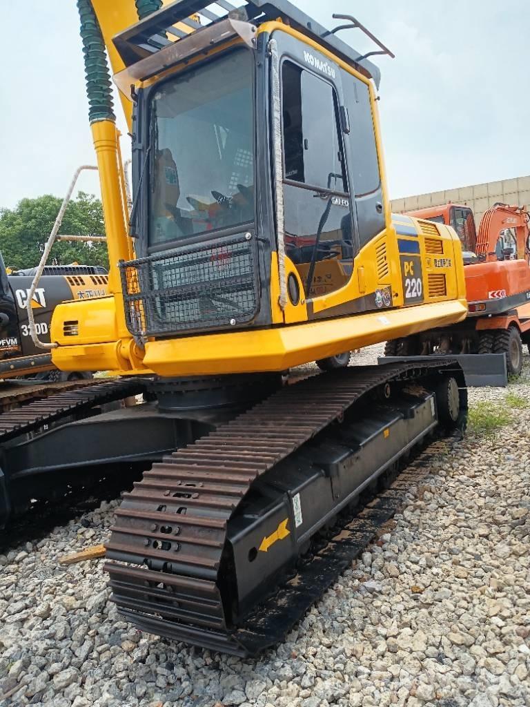 Komatsu PC 220-8 대형 굴삭기 29톤 이상