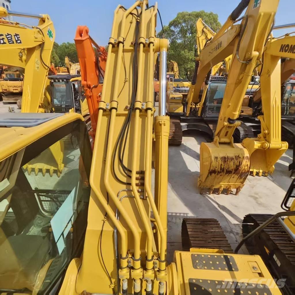 Komatsu PC 220-8 대형 굴삭기 29톤 이상