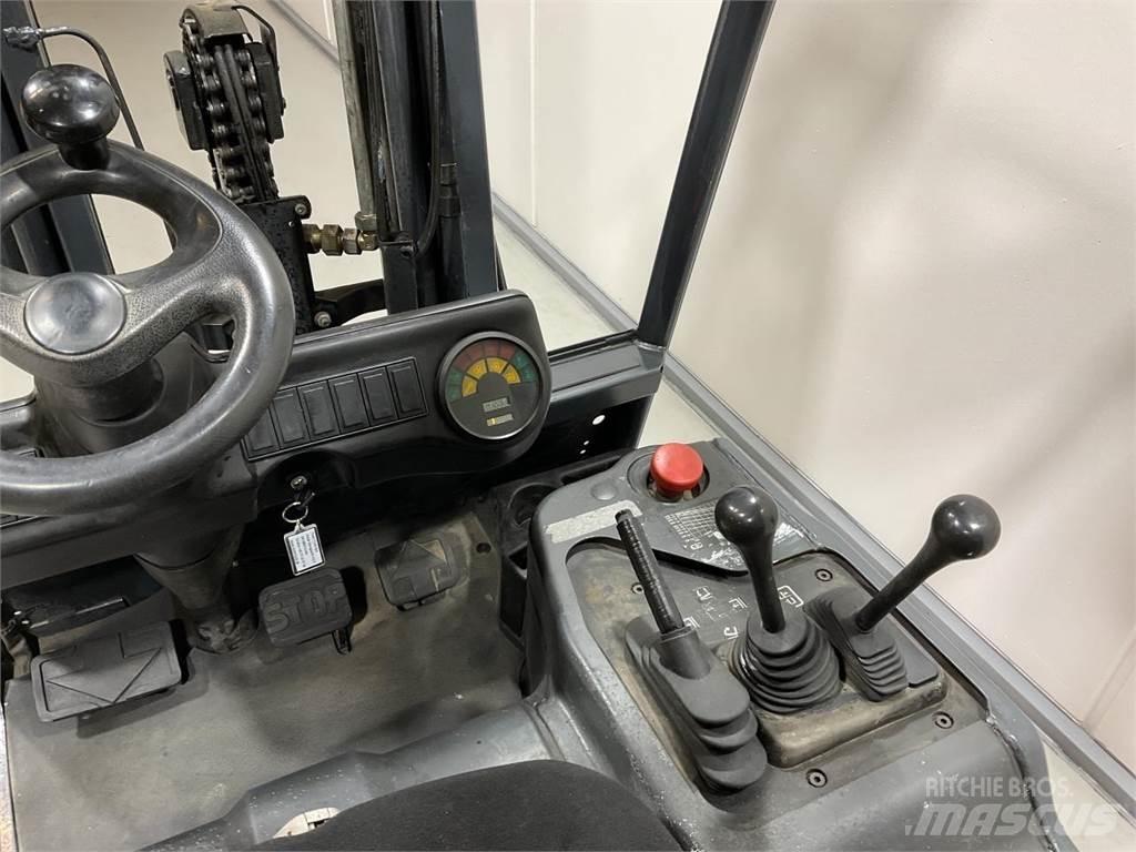 Linde E16 전동 지게차