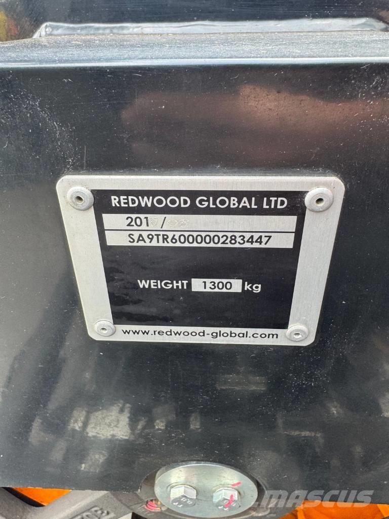  Först  TR6P 톱밥제조기