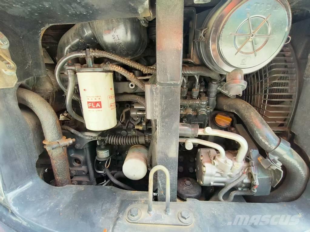 Hitachi ZX 50 소형 굴삭기 7톤 미만