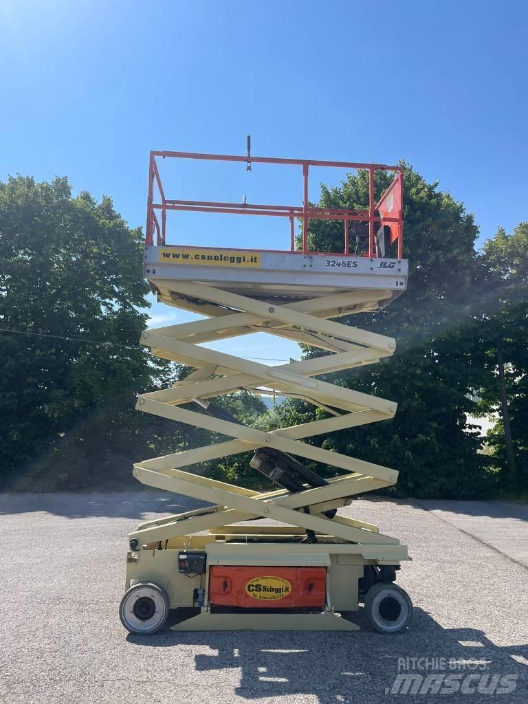JLG 3246 ES 가위형 리프트