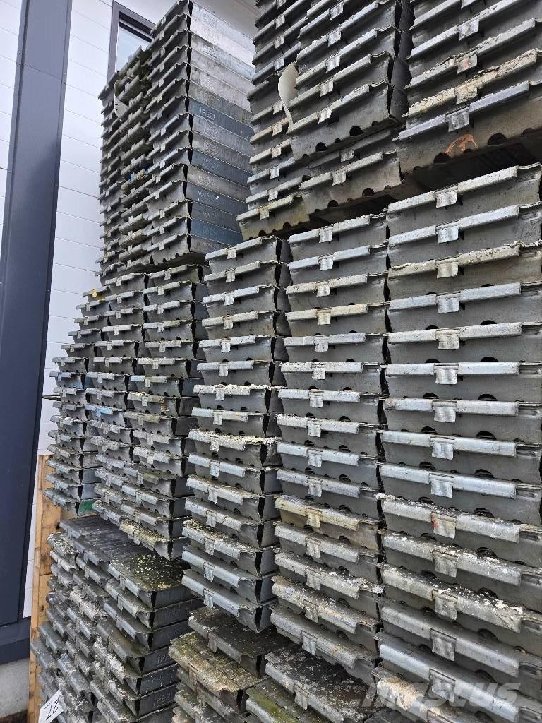 Peri UP T72 발판 장비